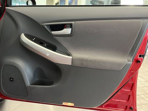 Used 2011 Toyota Prius Five image 16