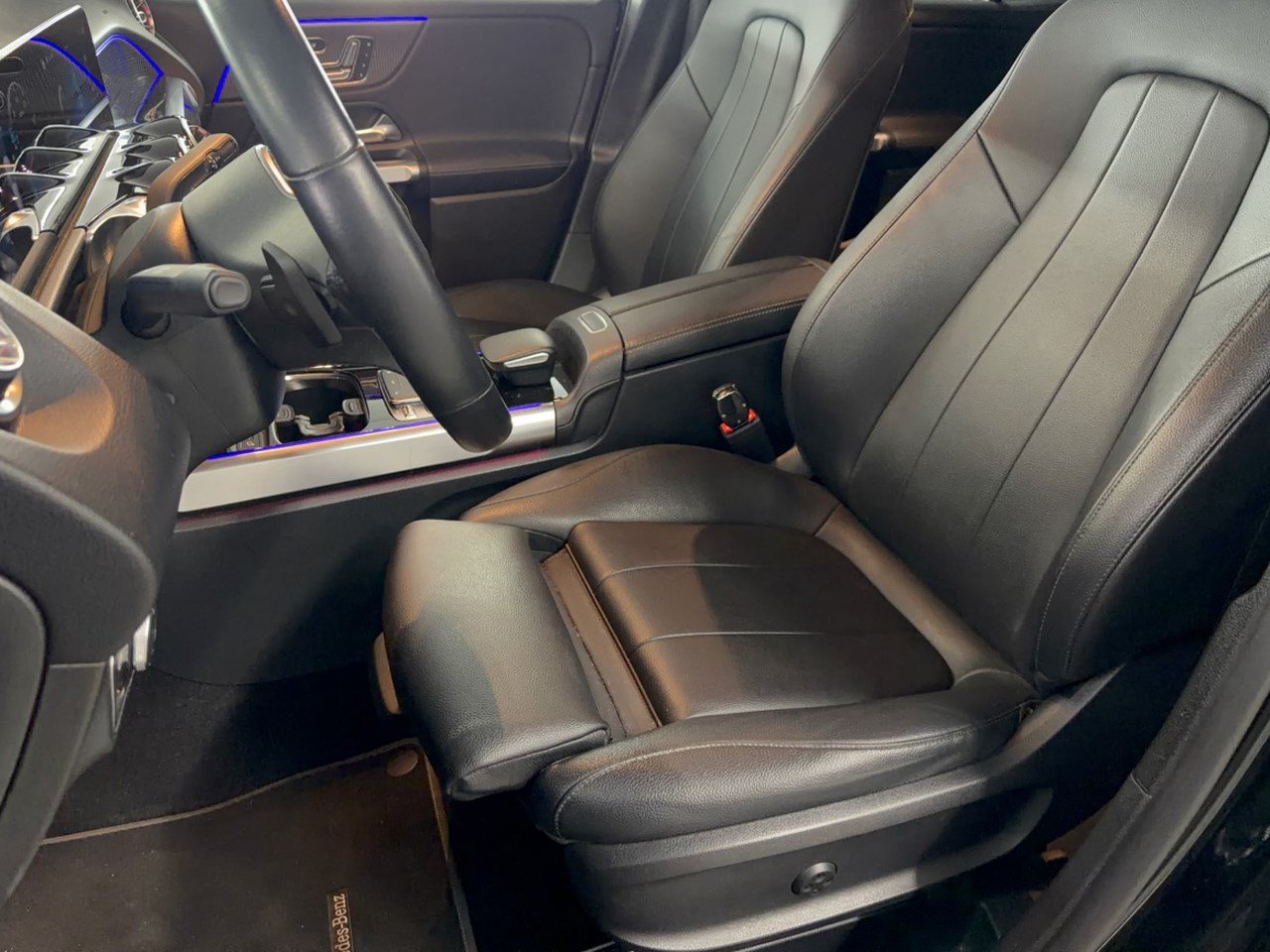 Used 2020 Mercedes-Benz GLB 250 4MATIC image 5