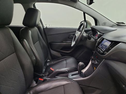 Used 2022 Chevrolet Trax LT w/ Driver Confidence Package AWD/4WD image 21