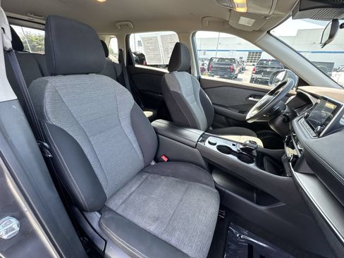 Used 2023 Nissan Rogue SV AWD/4WD image 24
