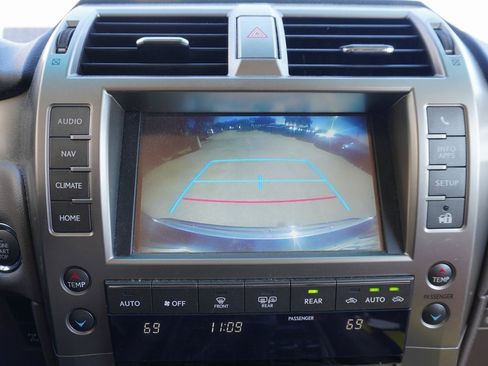 Used 2017 Lexus GX 460 Premium image 9