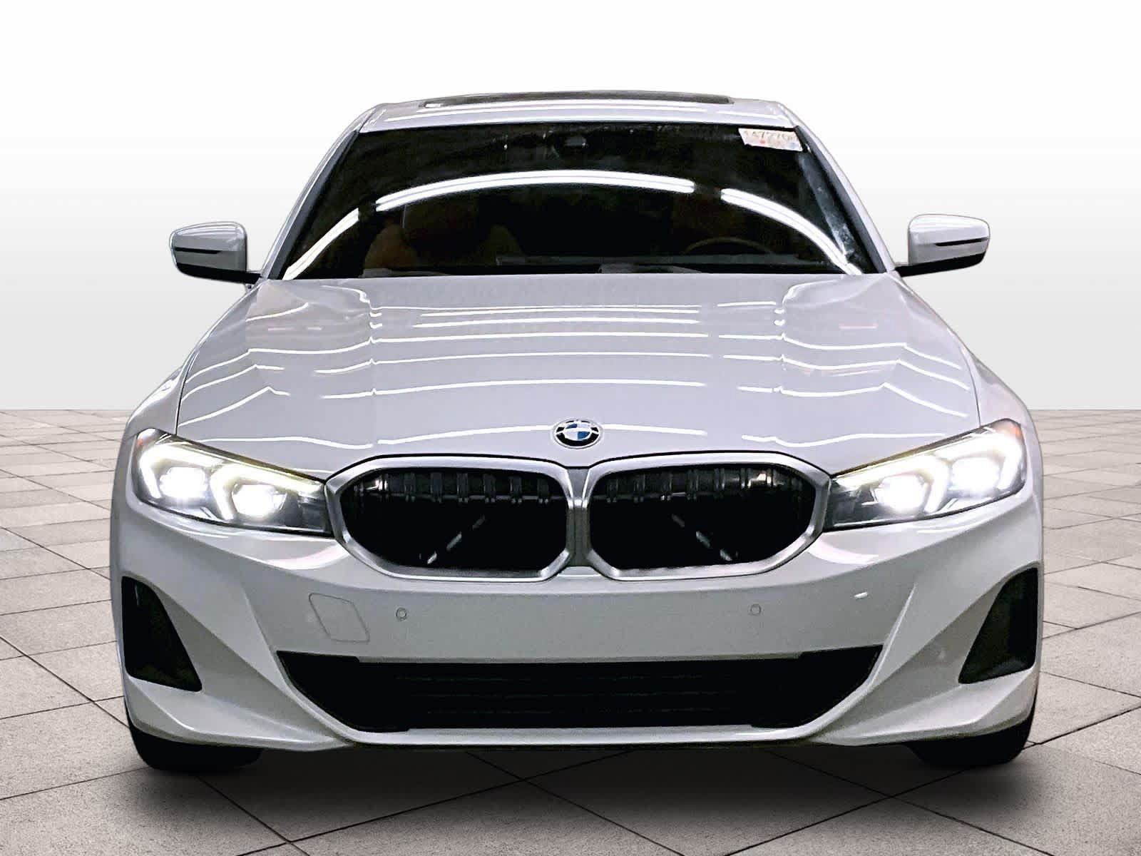 Used 2023 BMW 330i Sedan w/ Driving Assistance Package RWD image 3