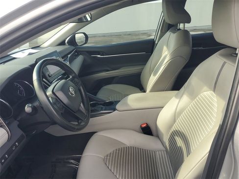 Used 2023 Toyota Camry SE image 14