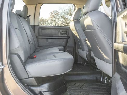 Used 2018 RAM 2500 Tradesman w/ Chrome Appearance Group image 16
