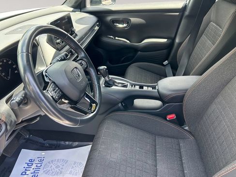 Used 2024 Honda HR-V Sport image 9
