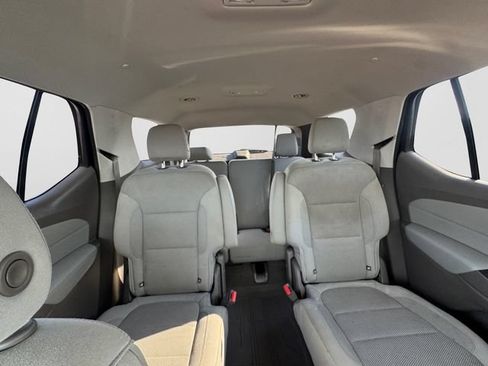 Used 2018 Chevrolet Traverse LT FWD image 21