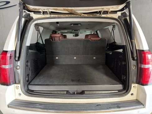 Used 2019 Chevrolet Suburban Premier w/ Premier Plus Edition AWD/4WD image 22