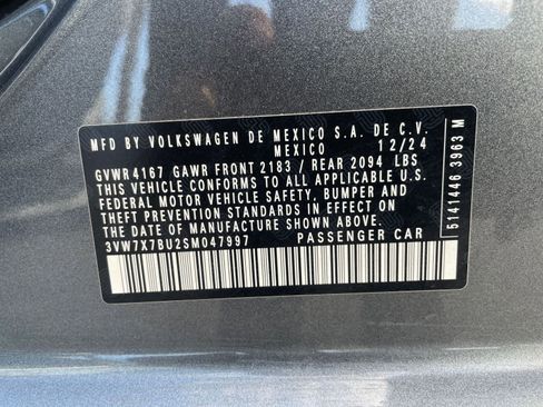 Used 2025 Volkswagen Jetta SE image 29