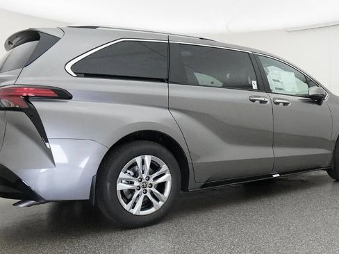 New 2026 Toyota Sienna Limited image 25