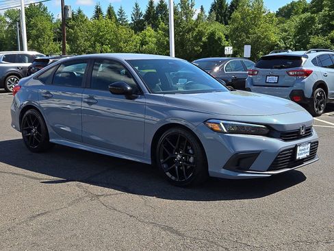 Used 2024 Honda Civic Sport image 4