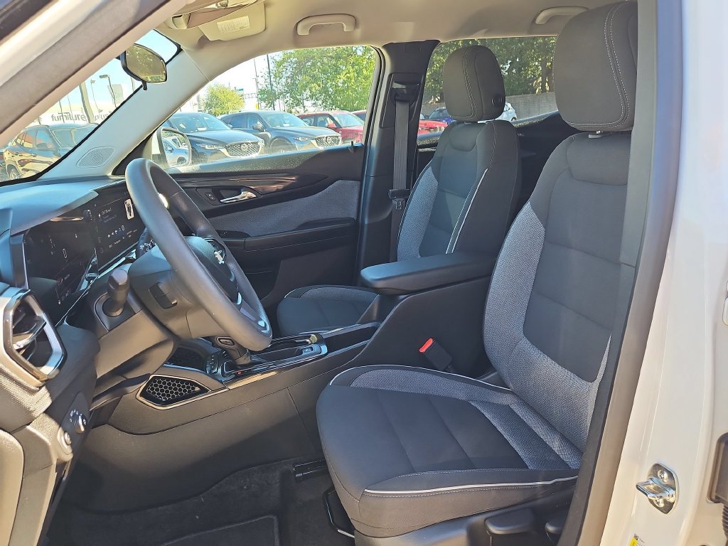 Used 2025 Chevrolet TrailBlazer LT AWD/4WD image 25