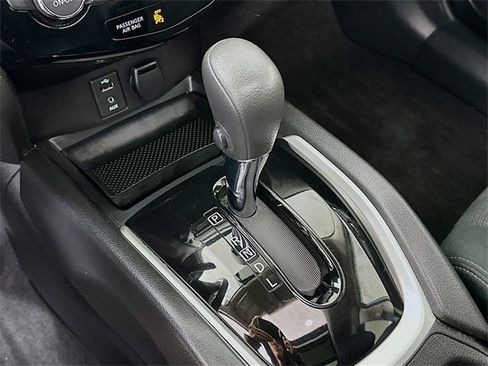 Used 2016 Nissan Rogue SV w/ SV Moonroof Package image 24