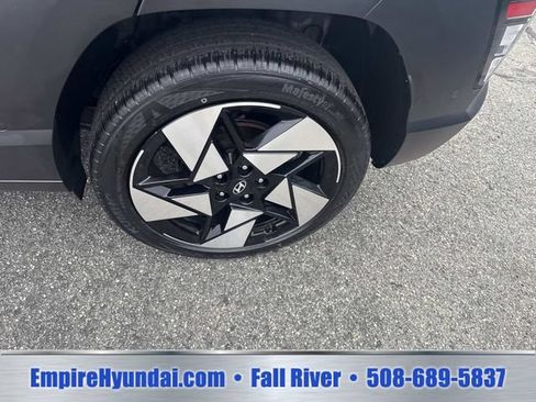 Used 2024 Hyundai Kona Limited AWD/4WD image 13