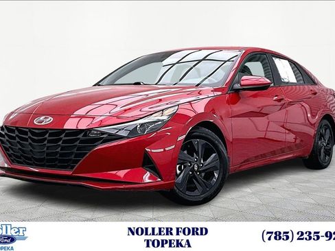 Used 2023 Hyundai Elantra SEL image 1