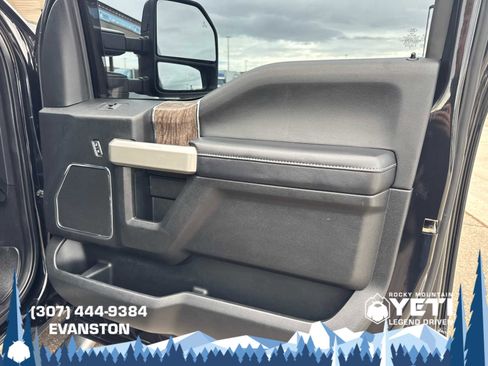 Used 2019 Ford F350 Lariat image 13