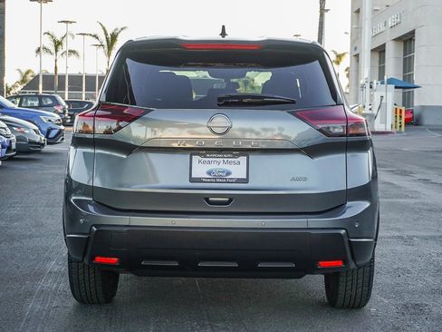 Used 2024 Nissan Rogue S image 6