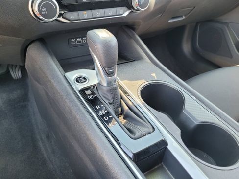 Used 2025 Nissan Altima 2.5 SV FWD image 21