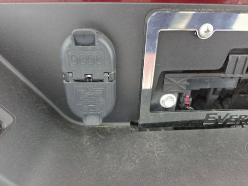 Used 2024 GMC Sierra 1500 SLE AWD/4WD image 16