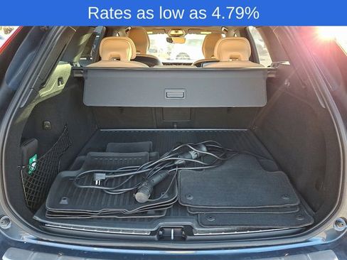 Certified 2023 Volvo XC60 T8 Ultimate w/ Climate Package image 29