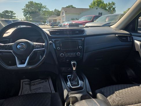 Used 2019 Nissan Rogue S w/ Special Edition Package AWD/4WD image 10