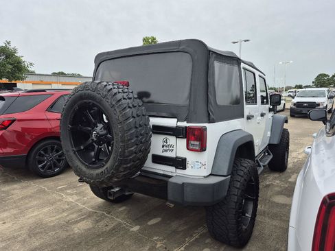 Used 2017 Jeep Wrangler Unlimited Sport AWD/4WD image 3