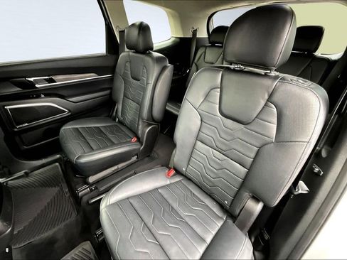 Used 2022 Kia Telluride SX w/ SX Prestige Package image 26