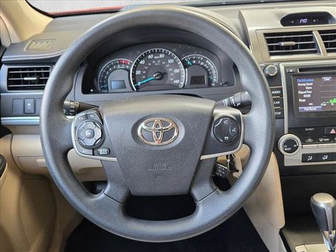 Used 2014 Toyota Camry LE FWD image 12