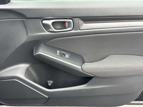 Used 2025 Honda Civic Sport image 17