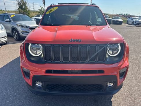 Used 2021 Jeep Renegade Latitude w/ Sun & Sound Group FWD image 2
