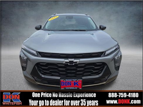 Used 2025 Chevrolet Trax ACTIV w/ Driver Confidence Package FWD image 3