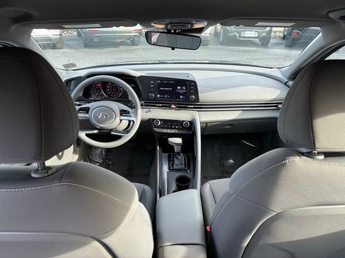 Used 2023 Hyundai Elantra SEL image 14