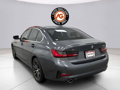Used 2021 BMW 330i xDrive Sedan w/ Premium Package AWD/4WD image 5