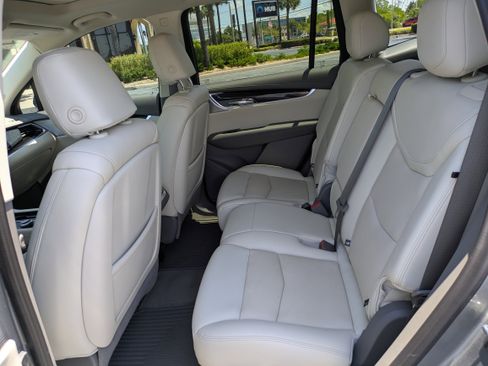 Used 2023 Cadillac XT6 Premium Luxury FWD image 13