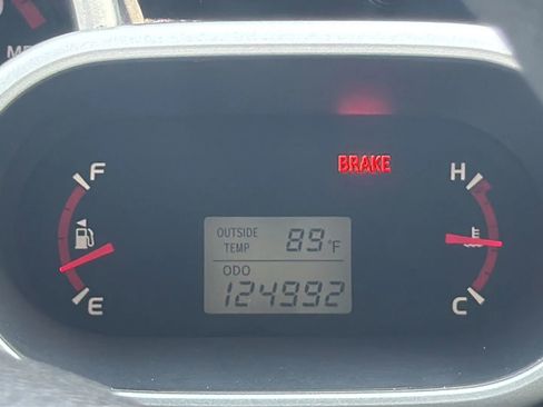 Used 2010 Toyota Matrix image 10