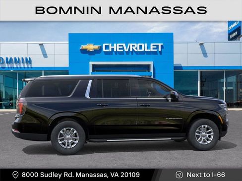 New 2026 Chevrolet Suburban LT image 5