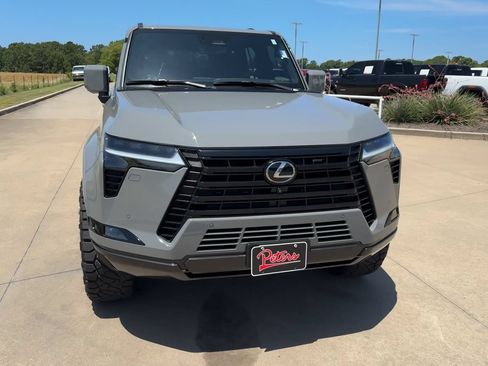 Used 2024 Lexus GX 550 w/ Accessory Package (Z1) AWD/4WD image 4
