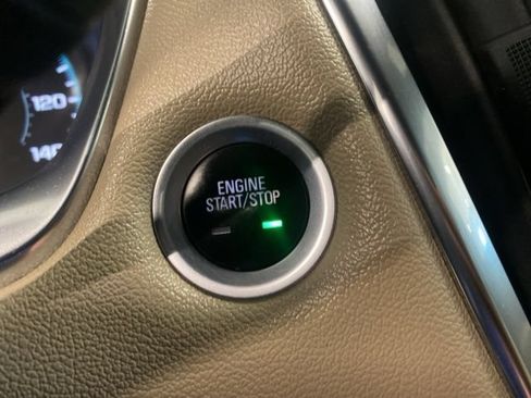 Used 2023 Chevrolet Traverse LS FWD image 15