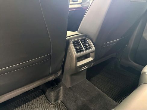 Certified 2026 Volkswagen Tiguan SE R-Line FWD image 13