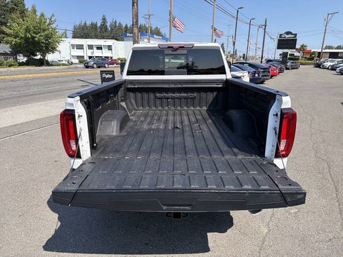 Used 2021 GMC Sierra 3500 Denali w/ Denali Ultimate Package AWD/4WD image 8