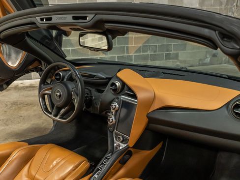 Used 2020 McLaren 720S Spider image 51