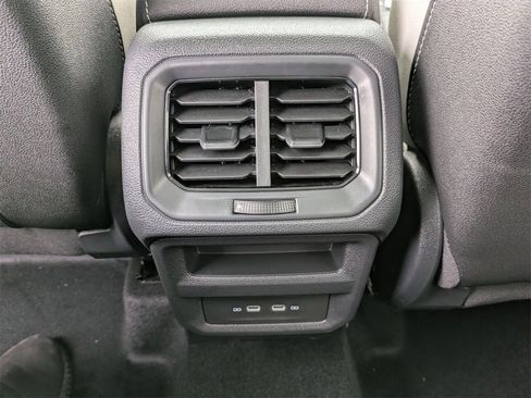 New 2026 Volkswagen Taos SE image 29