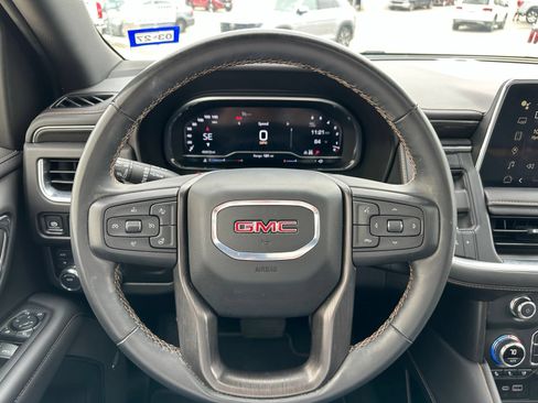 Used 2024 GMC Yukon AT4 AWD/4WD image 9