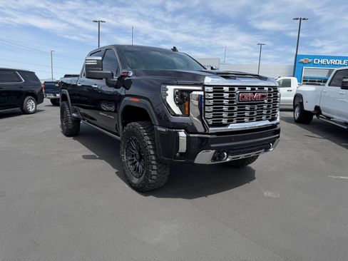Used 2024 GMC Sierra 2500 Denali w/ Denali Reserve Package image 1