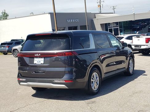 Used 2022 Kia Carnival LX FWD image 5