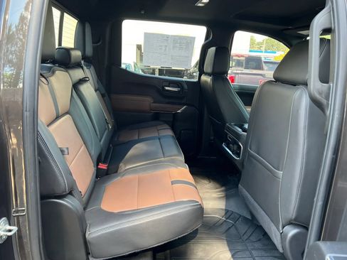 Used 2021 Chevrolet Silverado 1500 High Country w/ Technology Package AWD/4WD image 9