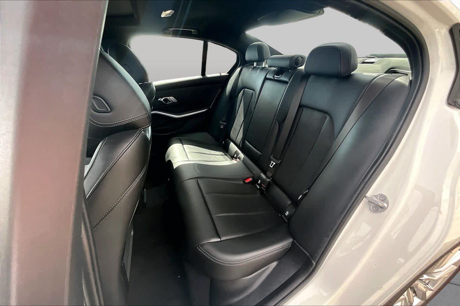 Used 2023 BMW 330i Sedan w/ Driving Assistance Package RWD image 21