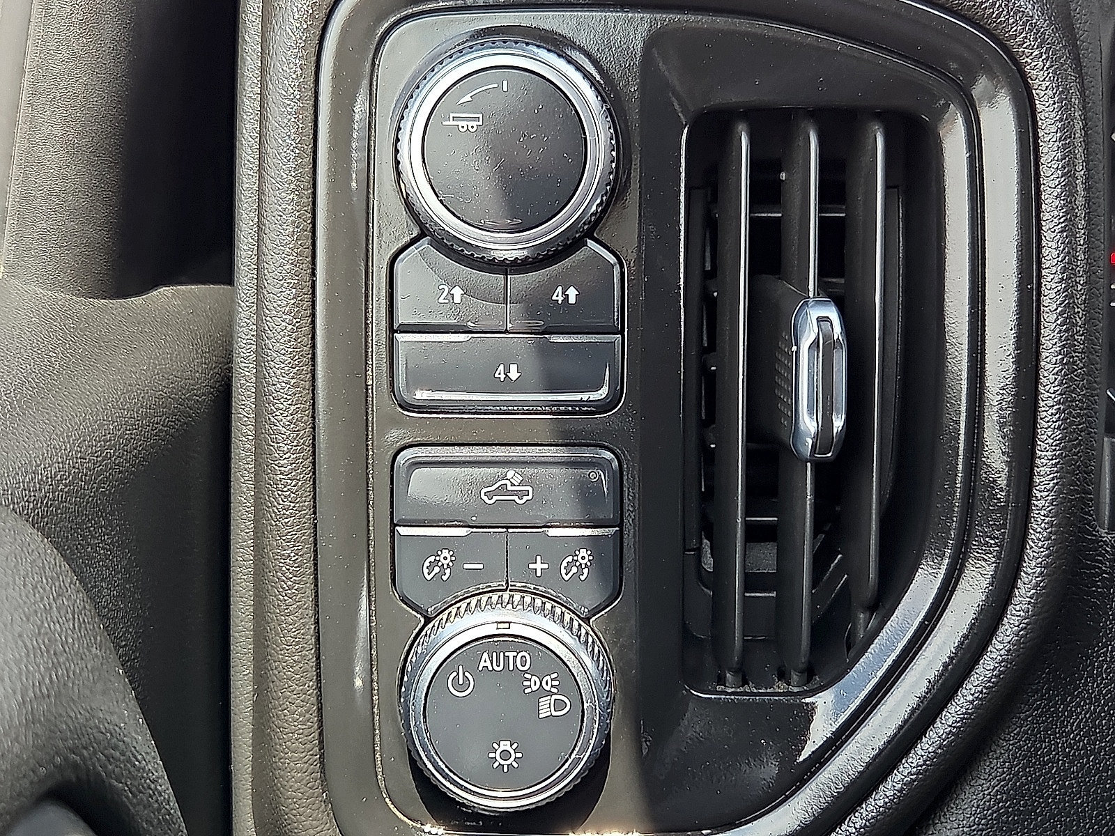 Used 2024 GMC Sierra 2500 Pro w/ Convenience Package AWD/4WD image 19