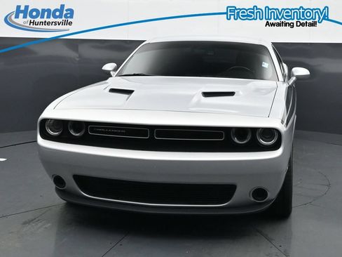 Used 2021 Dodge Challenger SXT RWD image 4