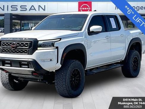 Used 2024 Nissan Frontier PRO-4X w/ Technology Package AWD/4WD image 3