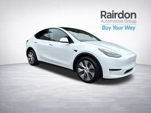 Used 2023 Tesla Model Y Long Range AWD/4WD image 1